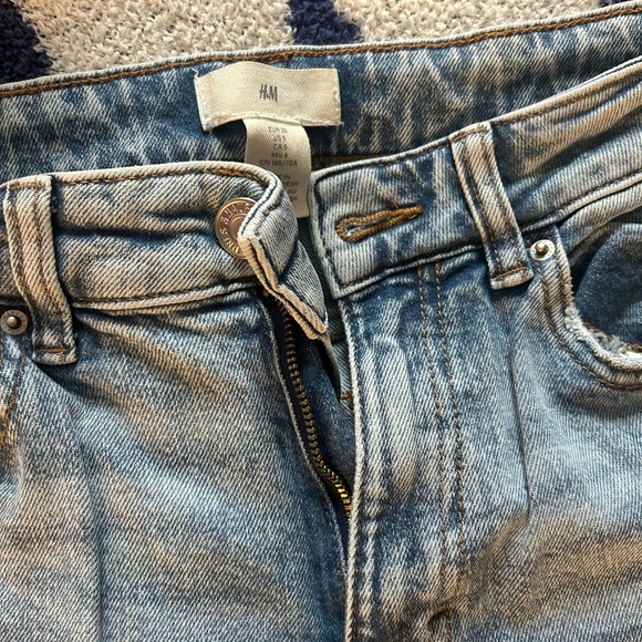 H&M Light Blue Straight Leg Jeans - Picture 3 of 4